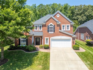 2504 River Oaks Dr, Waxhaw, NC 28173