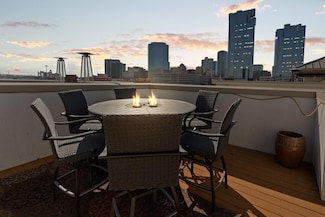 724 E 1st St, Fort Worth, TX 76102
