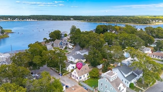 8 Cottage St, Wareham, MA 02571