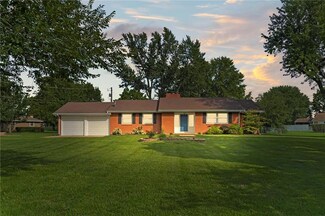 1518 Cedar Dr, Sedalia, MO 65301
