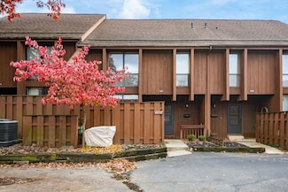 4957 Wintersong Ln Unit 8, Westerville, OH 43081