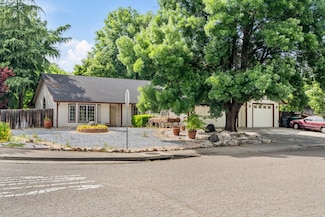 6596 Reflection St, Redding, CA 96001