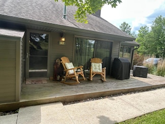 317 Quadna Mountain Rd, Hill City, MN 55748