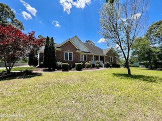 126 Finch Ln, New Bern, NC 28560