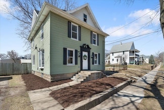 216 S Madison St, Stoughton, WI 53589