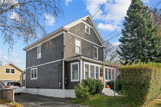 19 Halsey St, Newport, RI 02840
