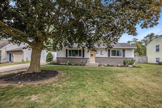 7706 Thomas Ave, Jenison, MI 49428