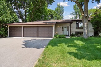 9860 Linden Dr, Eden Prairie, MN 55347