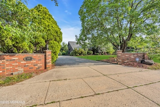 170 Riverwood Dr, Toms River, NJ 08755