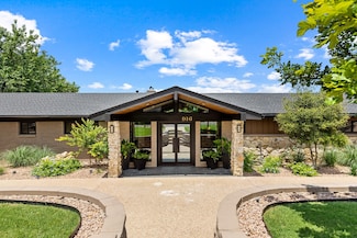 916 Wooded Crest Dr, Woodway, TX 76712