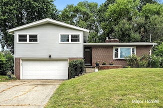 1435 Sweet St NE, Grand Rapids, MI 49505