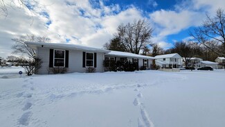8328 Belle Bluff Dr, Grand Blanc, MI 48439