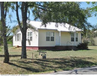 308 N Main St, Muldrow, OK 74948