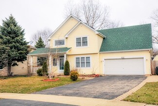 2040 Maplewood Cir, Naperville, IL 60563