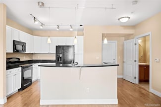 9019 E Panorama Cir Unit D211, Englewood, CO 80112
