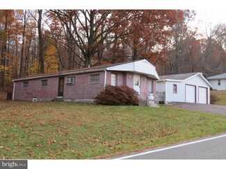 64 Greenhouse Ln, Barto, PA 19504