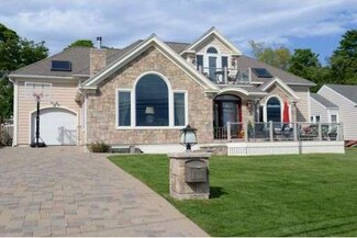 122 Willow Rd, Nahant, MA 01908
