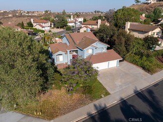 16982 Lakepointe Dr, Riverside, CA 92503