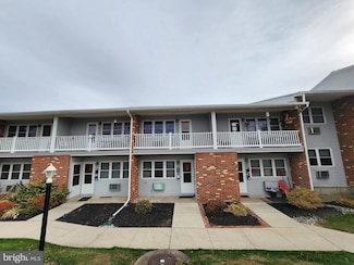 76 Lark Cir, York, PA 17404