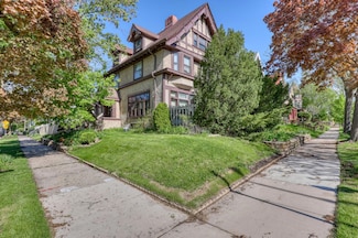 3206 W Clybourn St Unit 3208, Milwaukee, WI 53208