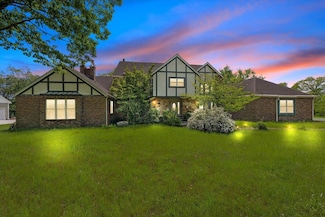 111 Summit Ave, Central Valley, NY 10917
