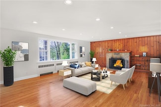 81 Opper Rd, Stamford, CT 06903