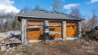 92 Grassy Mountain Rd, Little Switzerland, NC 28749