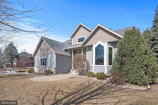 1507 Arden Vista Ct, New Brighton, MN 55112