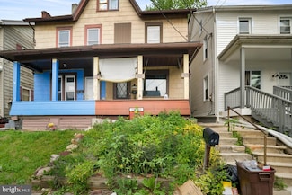 319 1st St, Slatington, PA 18080