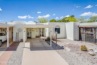 221 N Calle Del Lago, Green Valley, AZ 85614
