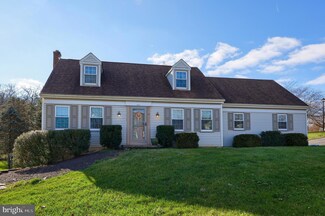 14 Eastbrooke Dr, Ephrata, PA 17522