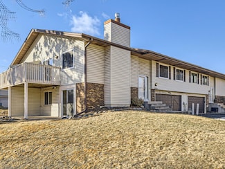 1082 Amble Dr, Saint Paul, MN 55126