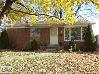 28604 Barkman St, Roseville, MI 48066