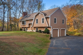 41 Thayer St, Millville, MA 01529