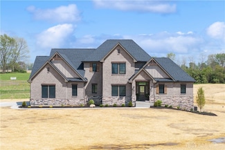 52 Maple Point Ct, Wilmington, OH 45177