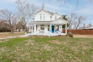 303 E Kenworthy Ave, Perkins, OK 74059