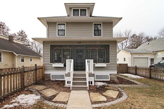 809 S 7th Ave, Iowa City, IA 52240