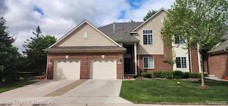 29574 Woodpark Cir, Warren, MI 48092