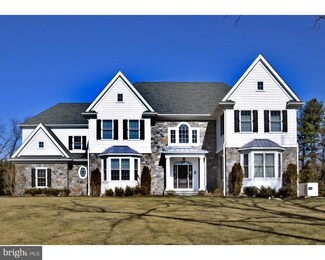 150 Red Oak Dr, Blue Bell, PA 19422