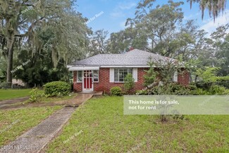 7504 N North Shore Dr, Jacksonville, FL 32208