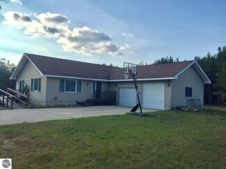2905 N 41 Rd, Manton, MI 49663