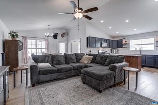 147 Langley Dr, Waynesboro, VA 22980