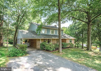 17601 Prince Edward Dr, Olney, MD 20832