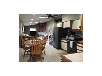 1018 Raney St, Hiawatha, IA 52233