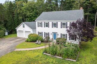 36 Forest Glen Dr, Rockport, ME 04856