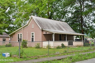 174 E Jackson Ave, Spring City, TN 37381