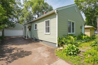 933 Cedar St, Eau Claire, WI 54703