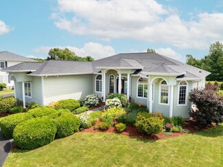 2 Pinnacle Dr, South Burlington, VT 05403