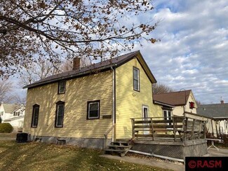 201 Maple St SE, Sleepy Eye, MN 56085