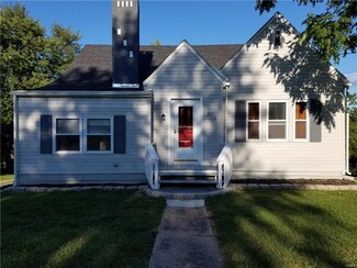 616 S Washington St, Paris, MO 65275